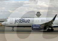 A JetBlue Airbus A321-271NX(LR) arrives at Madrid Airport
