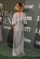 PEOPLE - Sydney Sweeney im durchsichtigen Abendkleid an der Variety-Gala "Power of Women"