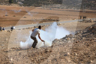 Israeli army clash with Palestinian farmers in West Bank