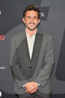 PEOPLE - Jonathan Baily ist zum Sexiest Man Alive gekürt worden