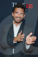 PEOPLE - Jonathan Baily ist zum Sexiest Man Alive gekürt worden