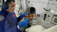 China unveils space over for zero-gravity cooking