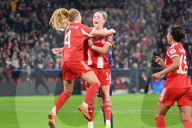 3:2-Sieg nach 0:2 Rückstand! Die Fauen des FC Bayern München gewinnen gegen Arsenal in der Women's Champios League