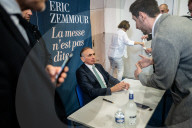 Book signing of Eric Zemmour - Bordeaux