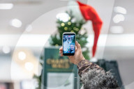 Charity Wald bei GALERIA auf der Koenigsallee