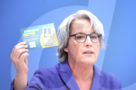 Officials Address Child and Youth Protection in the Digital World in Berlin