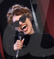 Raye Performs At The BloomingdaleÃ¢â‚¬â„¢S X Burberry Holiday Unveil