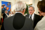 Trump throws lavish dinner for Saudi Prince