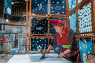 Tie-Dye Technique Of Bai Ethnic Group - Chin