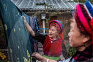 Tie-Dye Technique Of Bai Ethnic Group - Chin