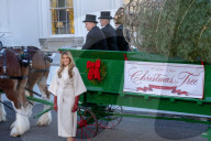 First Lady Welcomes White House Christmas Tree