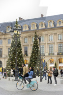 Illustration - Christmas in Paris