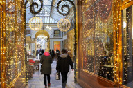 Illustration - Christmas in Paris