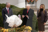 Donald Trump pardons Thanksgiving Turkeys - Washington