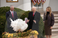 Donald Trump pardons Thanksgiving Turkeys - Washington