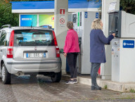 Women Refuel Fiat Panda At Retitalia Self Service Station