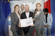 Julia Klöckner bei der Verleihung des Deutsch-Französischen Parlamentspreises