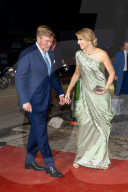 WILLEM-ALEXANDER und MAXIMA kommen zum Thalia Theater in Paramaribo