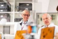 Offizieller Antrittsbesuch von Bundeskanzler Merz beim Land Berlin - hier bei Berlin Space Technologies im Technologiepark Adlershof