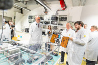 Offizieller Antrittsbesuch von Bundeskanzler Merz beim Land Berlin - hier bei Berlin Space Technologies im Technologiepark Adlershof