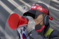 Conservatives Rally Outside PPP HQ Supporting Yoon Suk-yeol