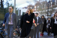 Wife of German President Steinmeier reads to UK school kids