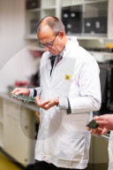 NEWS - Offizieller Antrittsbesuch von Bundeskanzler Merz beim Land Berlin: Rundgang bei Berlin Space Technologies im Technologiepark Adlershof