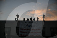 TU Delft Students Stage Roof Occupation Amid Police Response