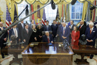 Trump announces lower car fuel economy standards