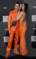 PEOPLE - Timothee Chalamet und Kylie Jenner in Orange an Screening in LA