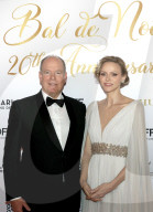 ROYALS -  Prinz Albert von Monaco und Prinzessin Charlene am traditionellen Weihnachtsball im Empire-Saal des Hotel de Paris in Monaco