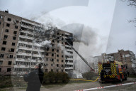 Russian guided bomb strikes apartment block in Zaporizhzhia