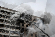 Russian guided bomb strikes apartment block in Zaporizhzhia