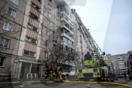 Russian guided bomb strikes apartment block in Zaporizhzhia