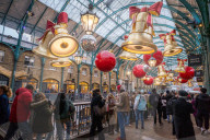 Christmas Shoppers Westminster, London.