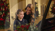 Kate Middleton and daughter Charlotte piano duet