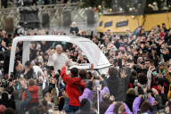 Pope Leo XIV Greets Faithful After Christmas Morning Mass - Vatican