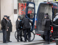 Police illegal bike operation in Oxford Street