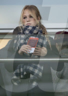 Zara Tindall bei den Neujahrsrennen auf dem Cheltenham Racecourse