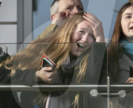 Zara Tindall bei den Neujahrsrennen auf dem Cheltenham Racecourse