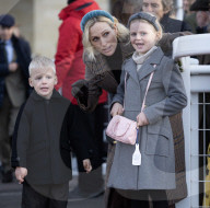 Zara Tindall bei den Neujahrsrennen auf dem Cheltenham Racecourse