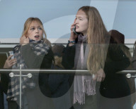 Zara Tindall bei den Neujahrsrennen auf dem Cheltenham Racecourse