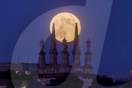 Super Moon Rises Over London