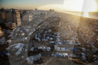 Displaced Gazans in beach tents