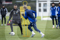 Gary O'Neil, nouveau coach, lors de sa première séance d'entraînement avec sa nouvelle équipe Racing Strasbourg