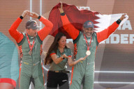 Podium du "DAKAR 2026 (catégorie auto)" en Arabie Saoudite