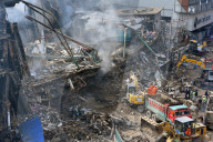 14 Dead in Shopping Center Fire - Pakistan