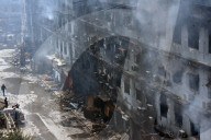 14 Dead in Shopping Center Fire - Pakistan