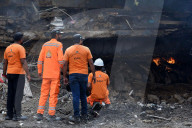 14 Dead in Shopping Center Fire - Pakistan