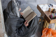 Elderly Vendor Refuses to Sell Until Daily Quran Recitation is Complete - Iraq
